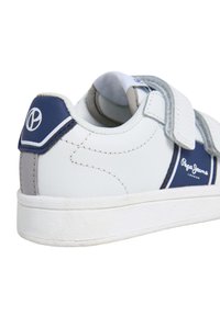 Pepe Jeans Beebijalatsid - white
