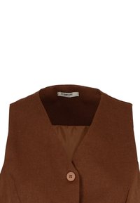 Gilet in lino marrone con scollo a V, dotato di chiusura con un solo bottone e una fodera interna liscia. Etichetta visibile all'interno.