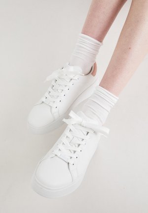 HALERENNA PILLOW WALK - Joggesko - open white