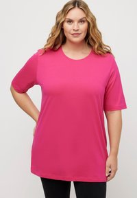 Ulla Popken PLUS SIZE SHORT SLEEVE TEE  - T-Shirt basic - magentapink