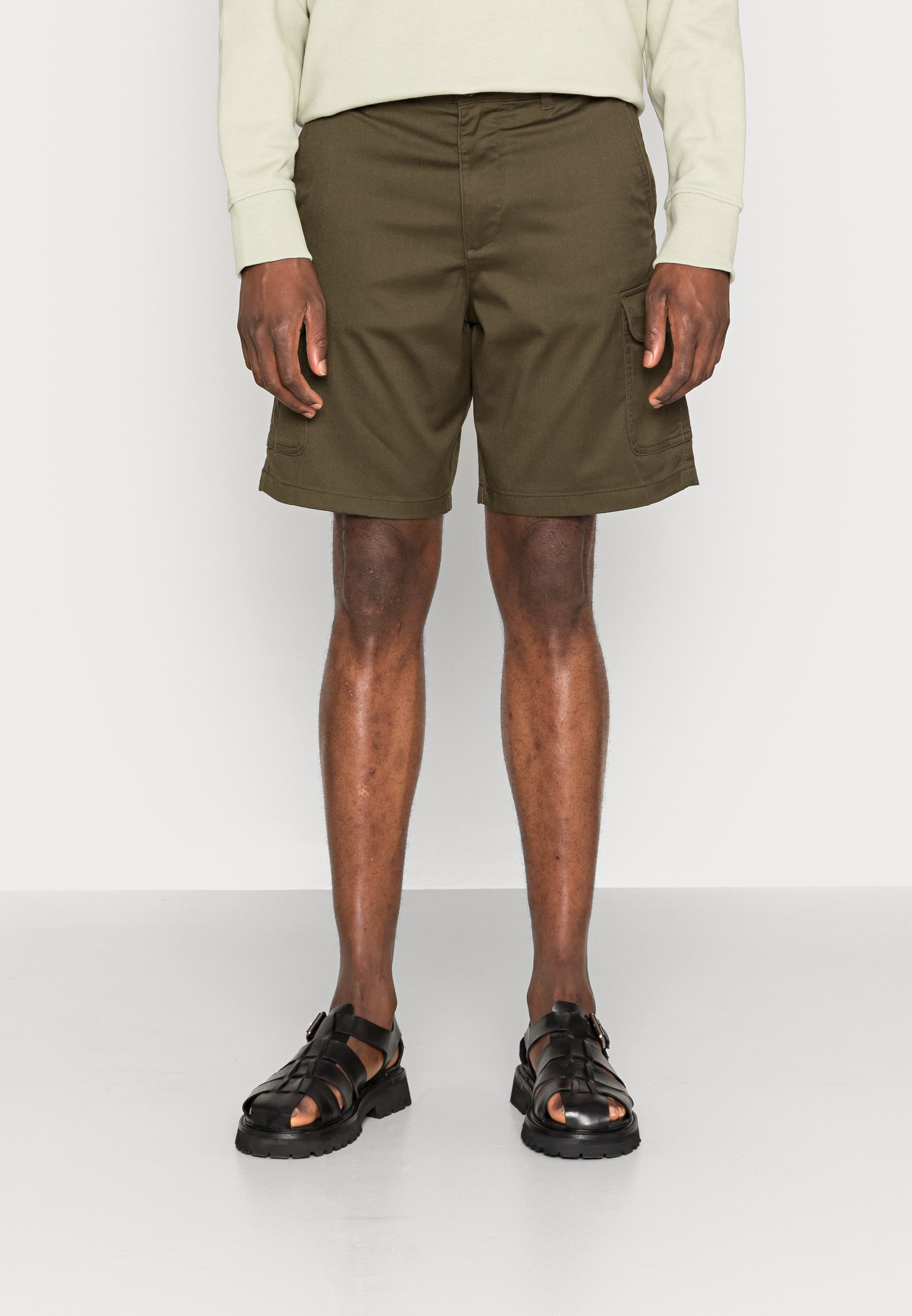 Ropa y zapatos de hombre | Catálogo de moda online en Zalando