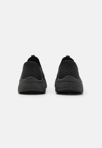 Skechers MAX CUSHIONING ELITE 2.0 - Tenisice - black