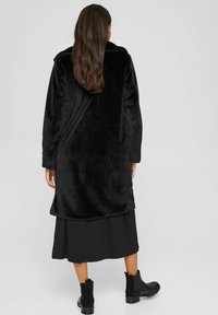 Esprit Abrigo clásico - black