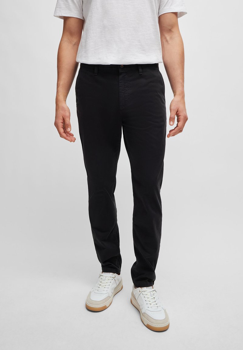 BOSS - TAPERED - Chinos tipa bikses - black, Palielināt