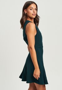 TUSSAH Denní šaty - emerald