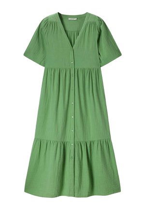 Robe midi verte à manches courtes avec col en V, taille froncée, devant boutonné et tissu léger texturé.