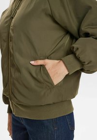 Nümph ETERA REVERSIBLE - Bomberjacke - grape leaf