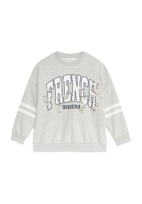 Felpa grigia con collo a giro, con la scritta "FRENCH RIVIERA". Strisce bianche sulle maniche e dettagli ricamati floreali sul davanti.
