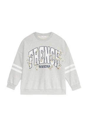 Sweatshirt gris avec un col rond, arborant le texte "FRENCH RIVIERA". Rayures blanches sur les manches et détails de broderie florale sur le devant.