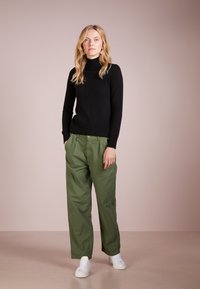 pure cashmere TURTLENECK - Pulover - black