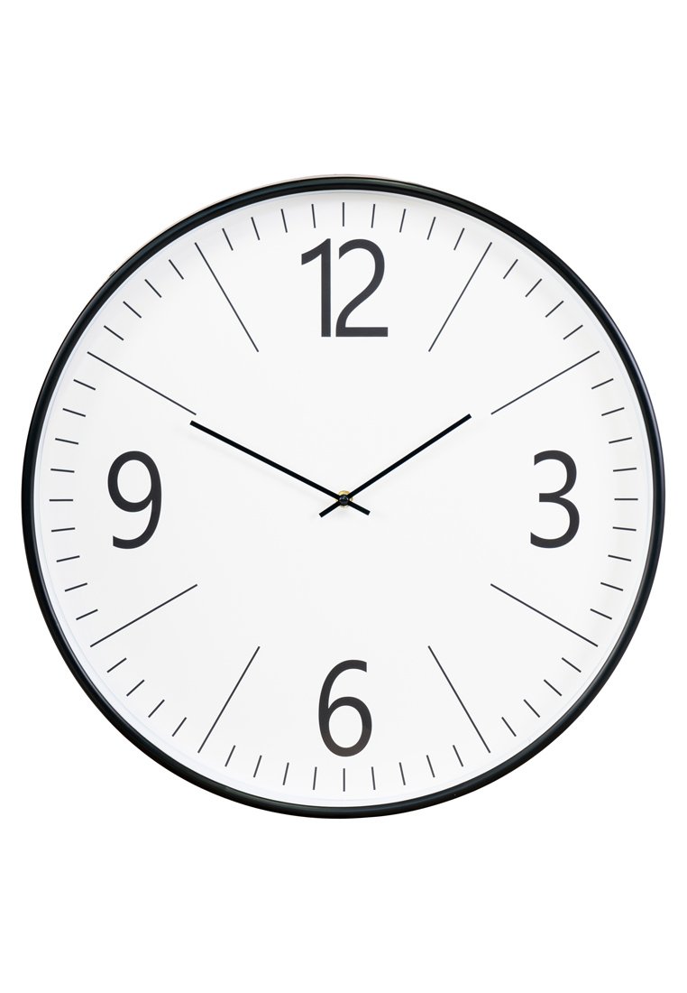 Runde Wanduhr mit einem weißen Ziffernblatt, schwarzen Ziffern und Minuteneinteilungen. Verfügt über elegante schwarze Stunden- und Minutenzeiger mit einem goldenen Zentrum.