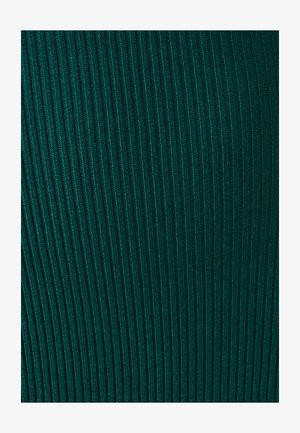 Geribbeld, gebreid stof in donker teal. Bevat verticale lijnen, heeft een gemiddelde textuur, een zachte afwerking en een gladde uitstraling. Geschikt voor kleding.