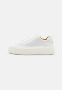 Atlasīts, white