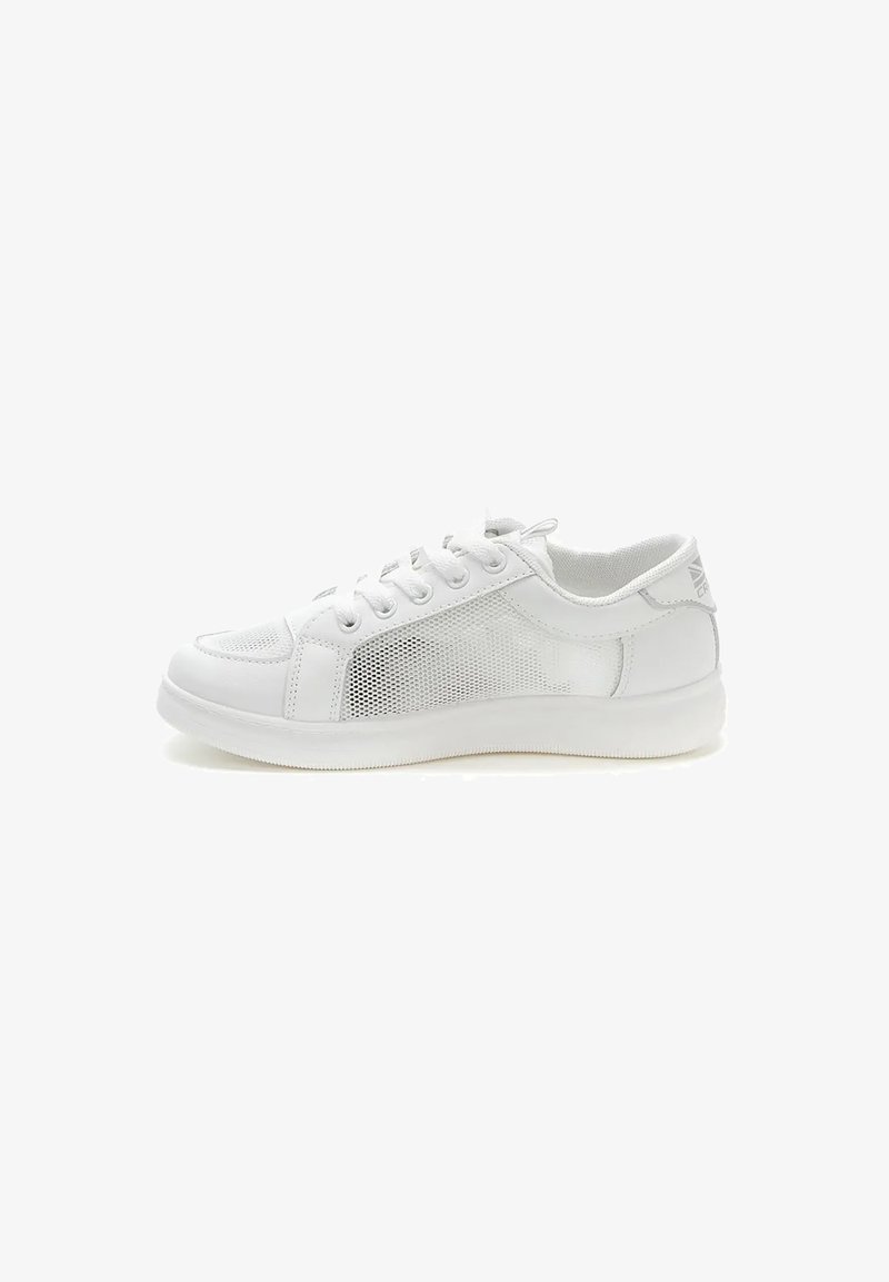 Crosby Tenisice - white