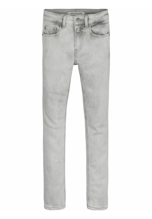 Jeans gris clair slim avec bouton à l'avant, cinq poches et étiquette Calvin Klein Jeans sur la ceinture intérieure.