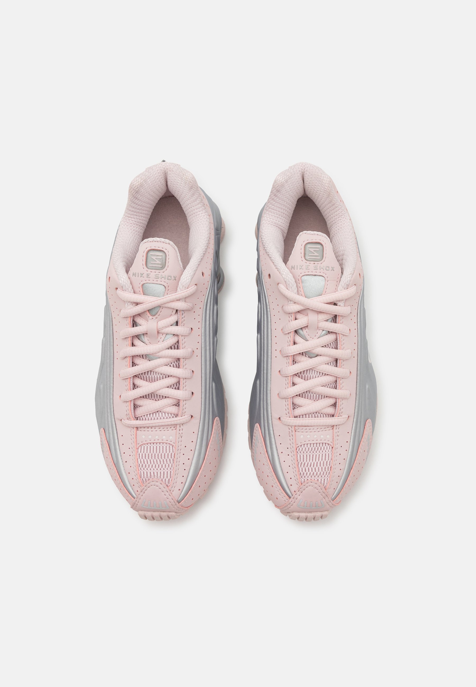 人気 ☆NIKE☆ (W) SHOX R4 BARELY ROSE Buty damskie Nike W Shox R4 Barely Rose/ Mtlc Platinum