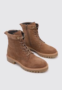 Sandra Fontán VELEZ - Botas con cordones - brown