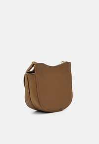 3.1 Phillip Lim Skuldertasker - light brown