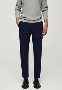 Mango Chino hlače - royal blue