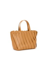 Sac à main en cuir tan avec un design plissé et deux poignées. Texture lisse, forme structurée et bords soigneusement finis.
