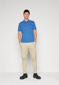 Calvin Klein BUTTON - Poloskjorter - delta blue