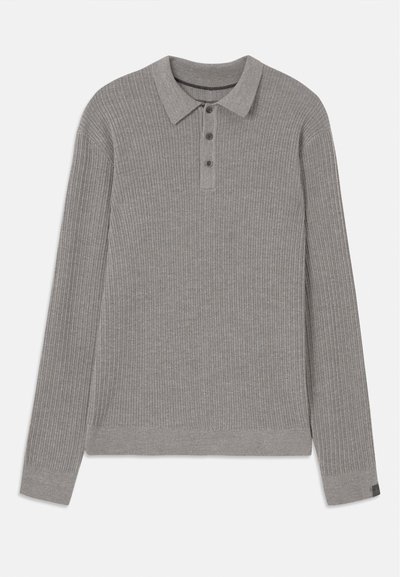 Grijze geribde pullover met lange mouwen, een kraaghals en knopenlijst. Heeft een gestructureerde afwerking en contrasterende manchetaccenten.