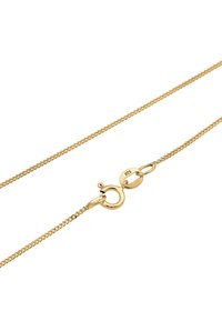 Collana in catena dorata placcata con un design intrecciato, dotata di un gancio rotondo contrassegnato "925" per indicare l'argento. La superficie è liscia e lucida.