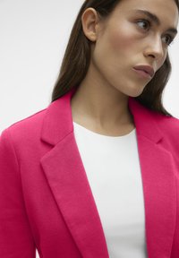 Vero Moda VMJULIA - Blejzr - raspberry sorbet