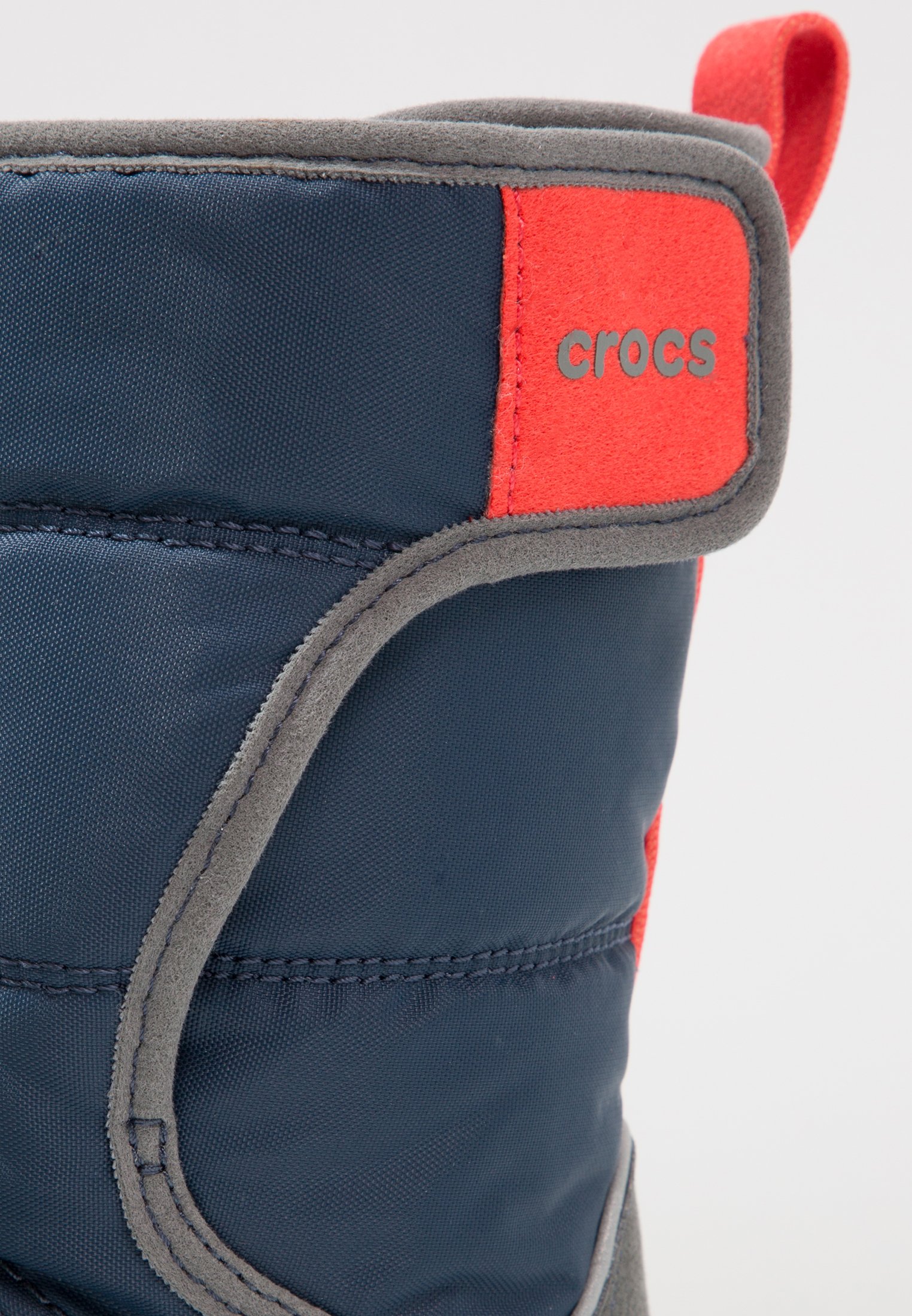 Crocs LODGEPOINT BOOT RELAXED FIT Klassiska stövlar navy Crocs LODGEPOINT BOOT RELAXED FIT Klassiska stövlar