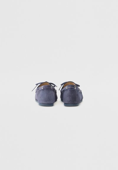 Stuart Weitzman TINSLEY MOCCASIN - Náuticos - nice blue