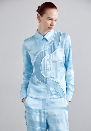 KATI FITTED - Button-down blouse - blue