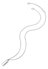 Collier en argent avec un pendentif rectangulaire allongé à la surface lisse. La chaîne est dotée d'un fermoir à ressort et d'une longueur ajustable.