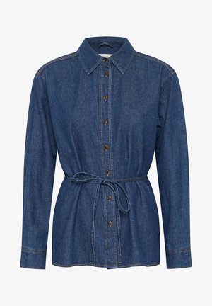 Tumši zilas džinsa krekls ar apkakles izgriezumu, garām piedurknēm, pogu aizdari un jostu vidukļa pielāgošanai.