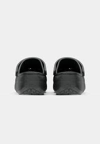 Crocs CLASSIC PLATFORM - Heeled mules - black