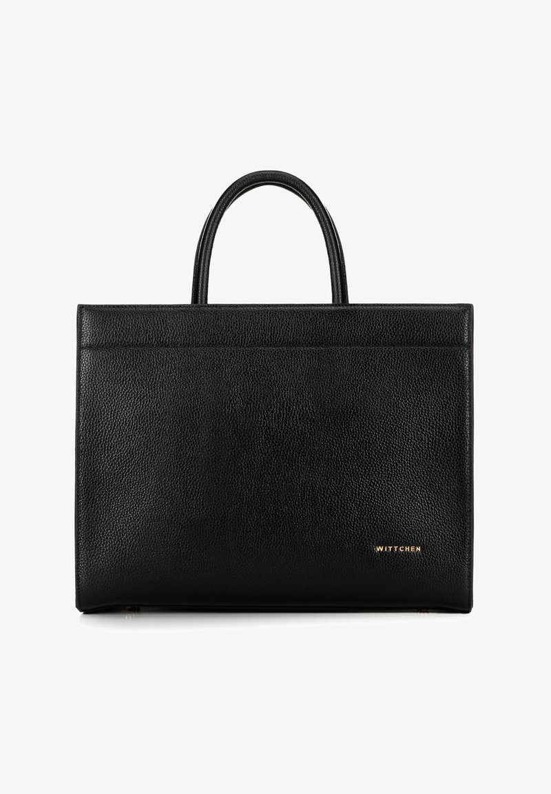 Valigetta nera in pelle texture con manici doppi e piccolo logo dorato "WITTCHEN" nell'angolo in basso a destra.