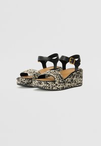 FitFlop PLATFFORMS WEDGE ANKLE STRAP SANDALS - Sandály na klínu - black/ivory mix