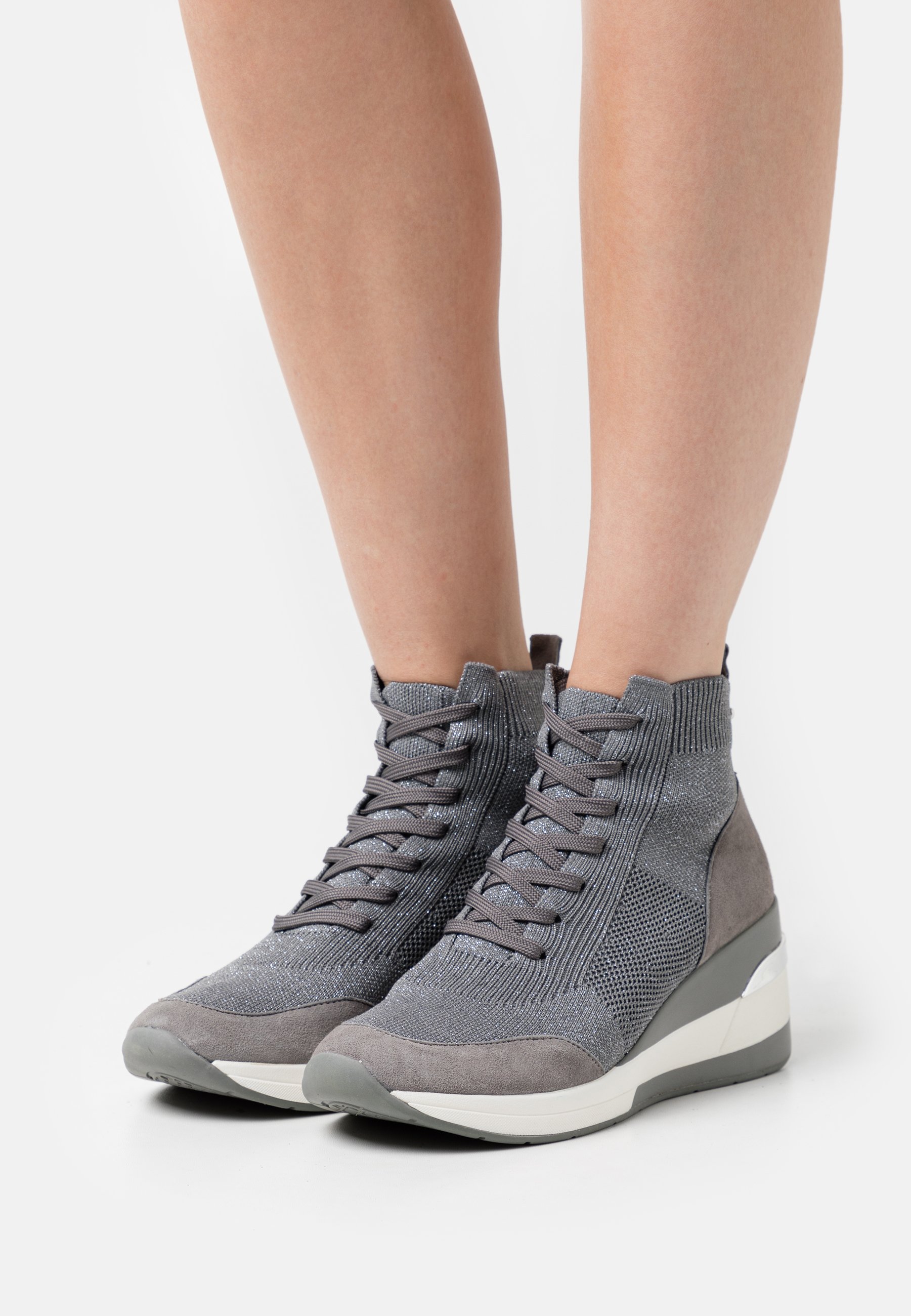 dune high tops