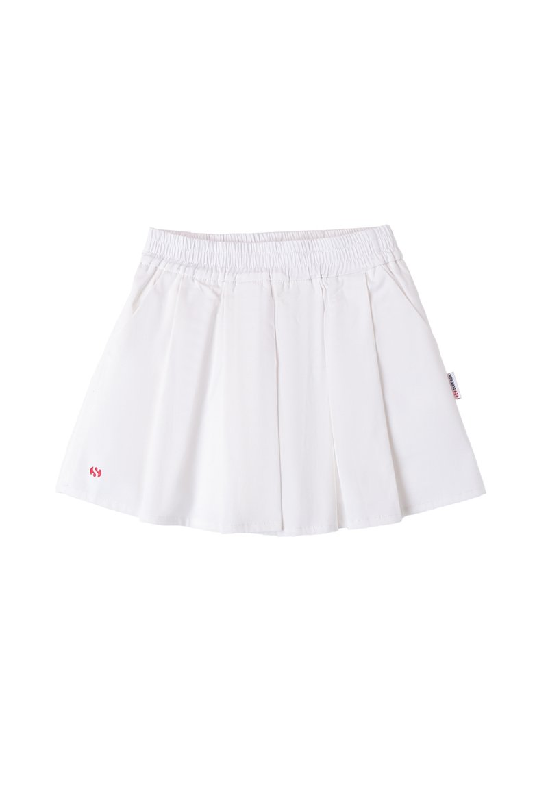 Witte geplooide rok met een elastische tailleband. Met een klein rood logo-accent aan de onderzijde links. Glad stoftextuur.