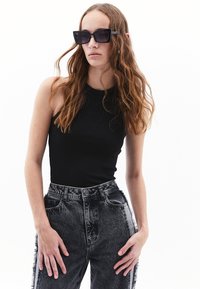 OXXO MIT FORM - Top - black