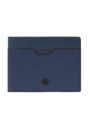 Donkerblauw lederen kaarthouder met een gestructureerd bovenstuk, een centrale kaartgleuf en een klein metalen logo aan de voorkant.