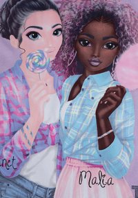 Due personaggi dei cartoni animati, uno con una camicia a quadri rosa e l'altro con una camicia a quadri azzurri chiari, entrambi con acconciature diverse, tengono in mano una leccornia.