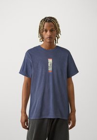 BDG Urban Outfitters KYOTO - Marškinėliai su spaudiniu - navy