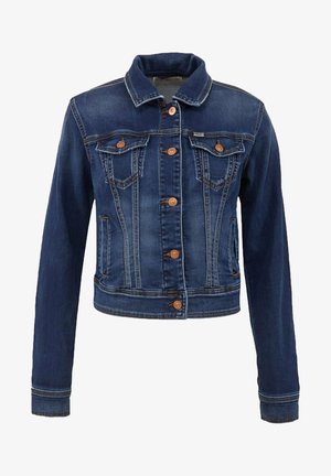 Chaqueta de denim azul oscuro con cierre de botones en el frente, dos bolsillos de solapa en el pecho con botones, bolsillos laterales y detalles de costuras.