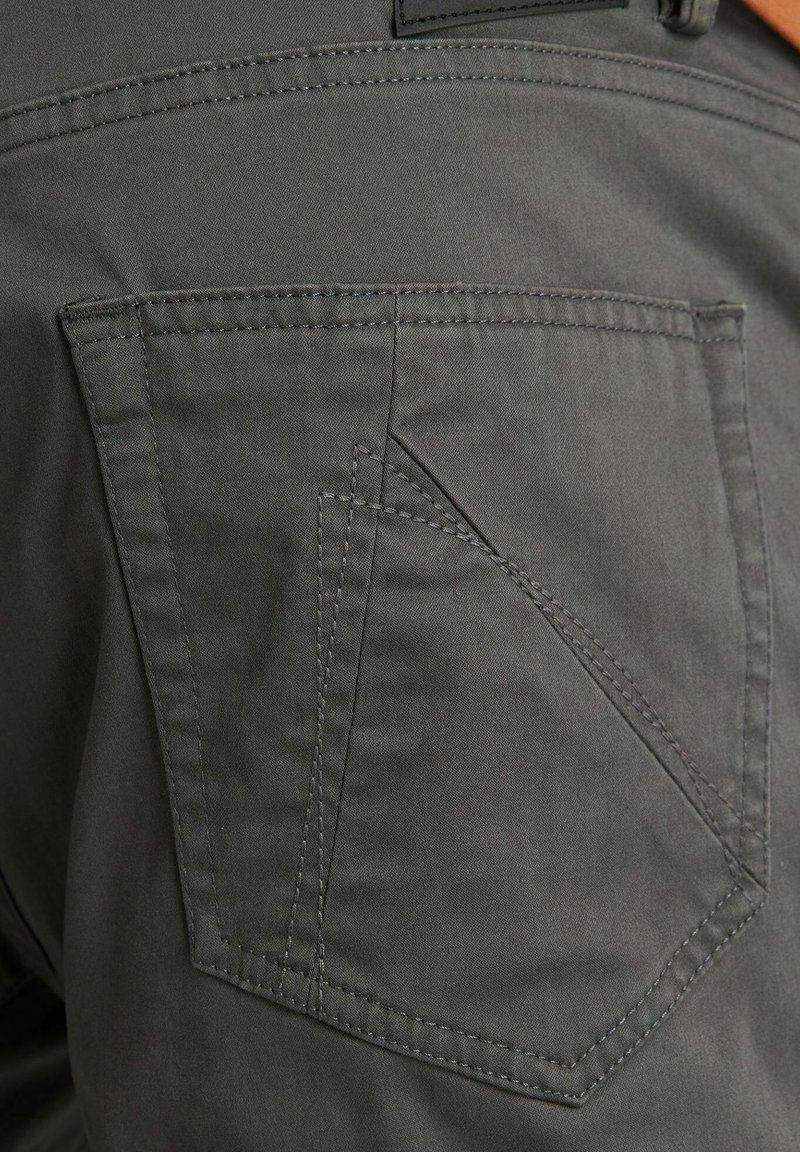 CHASIN' RESA L MAGNUS - Pantalones - grey/gris - Zalando.es