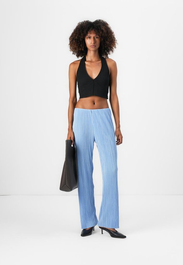 PLISSE PULL ON PANT - Trousers4