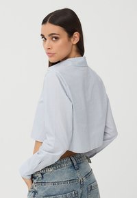 Terranova CROP IN RIGHE - Camicia - celeste