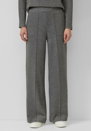 - Spodnie treningowe