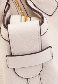 Bata Dnevni ruksak - bianco