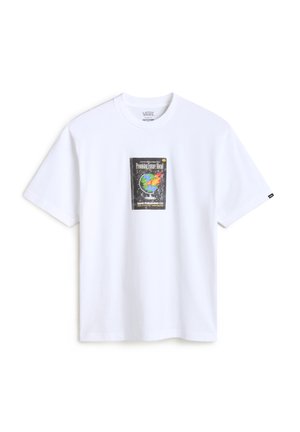 Weißes Baumwoll-T-Shirt mit einem bunten Grafikdruck eines Globus auf schwarzem Hintergrund, mit dem Text "Vielversprechende Zukunft voraus."