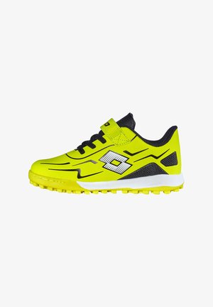 Hellgelber und schwarzer Sportschuh mit Klettverschluss, schwarzen Schnürsenkeln, weißer Sohle und einer strukturierten Grifffläche, die für Outdoor-Aktivitäten entwickelt wurde.
